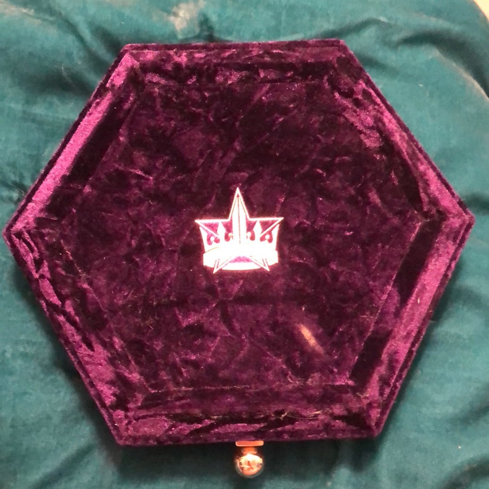 Jeffree Star blood lust palette